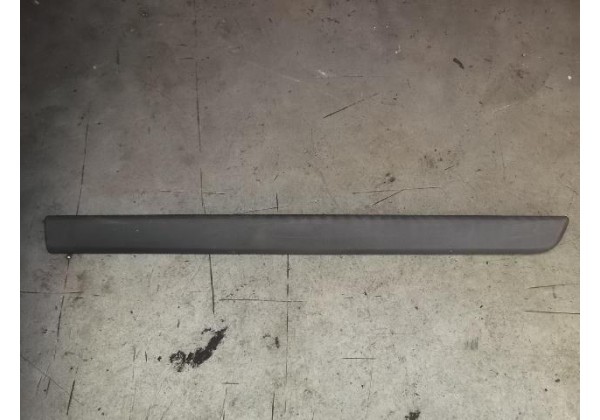 Молдинг передньої правої двері Renault Kangoo II, 8200439113